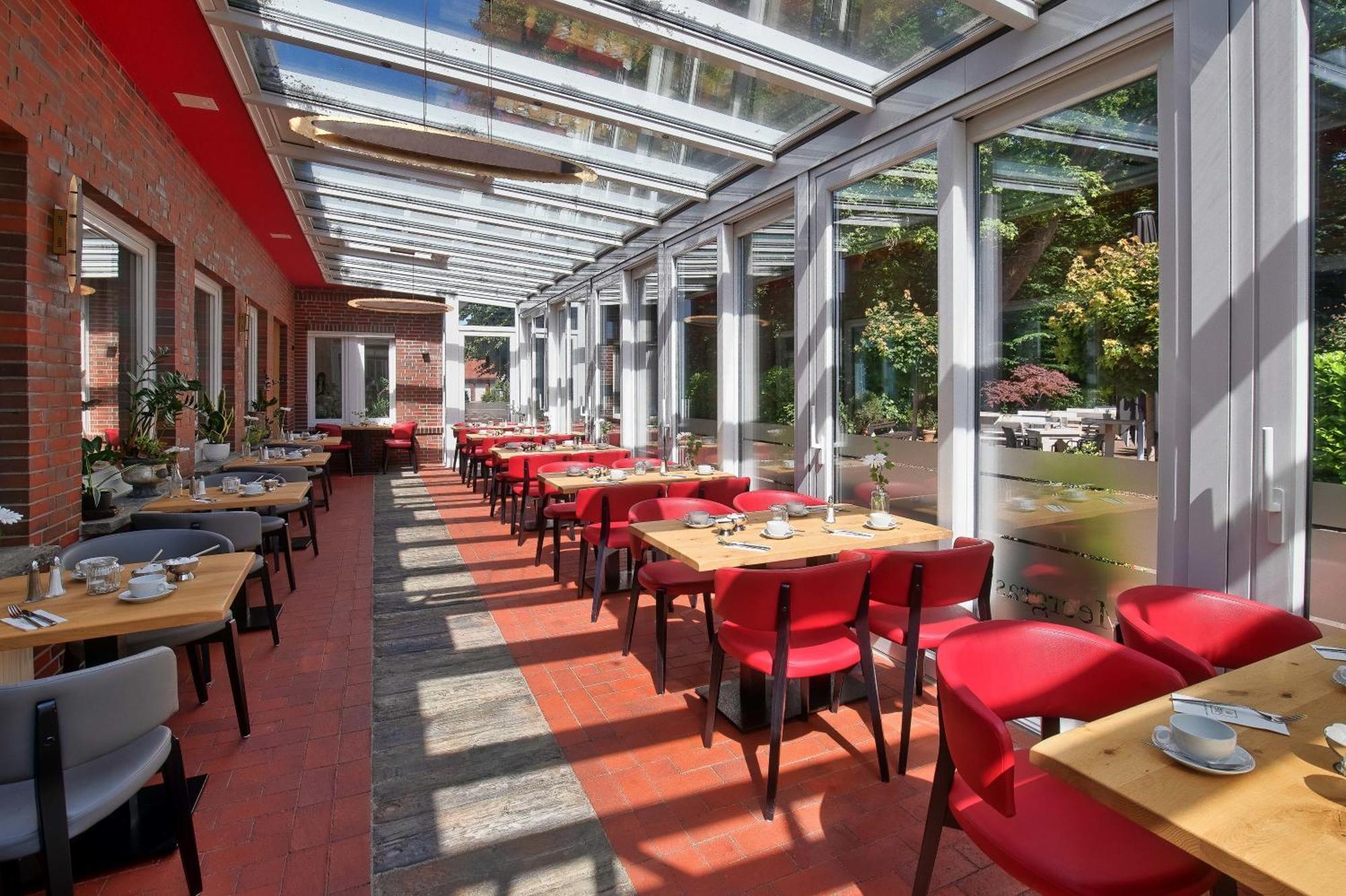Hotel Im Schuetzenhof, Jever Exterior photo