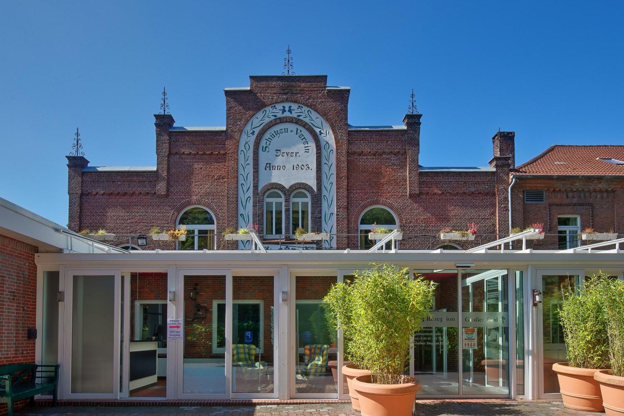 Hotel Im Schuetzenhof, Jever Exterior photo