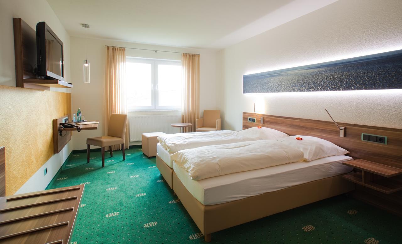 Hotel Im Schuetzenhof, Jever Exterior photo