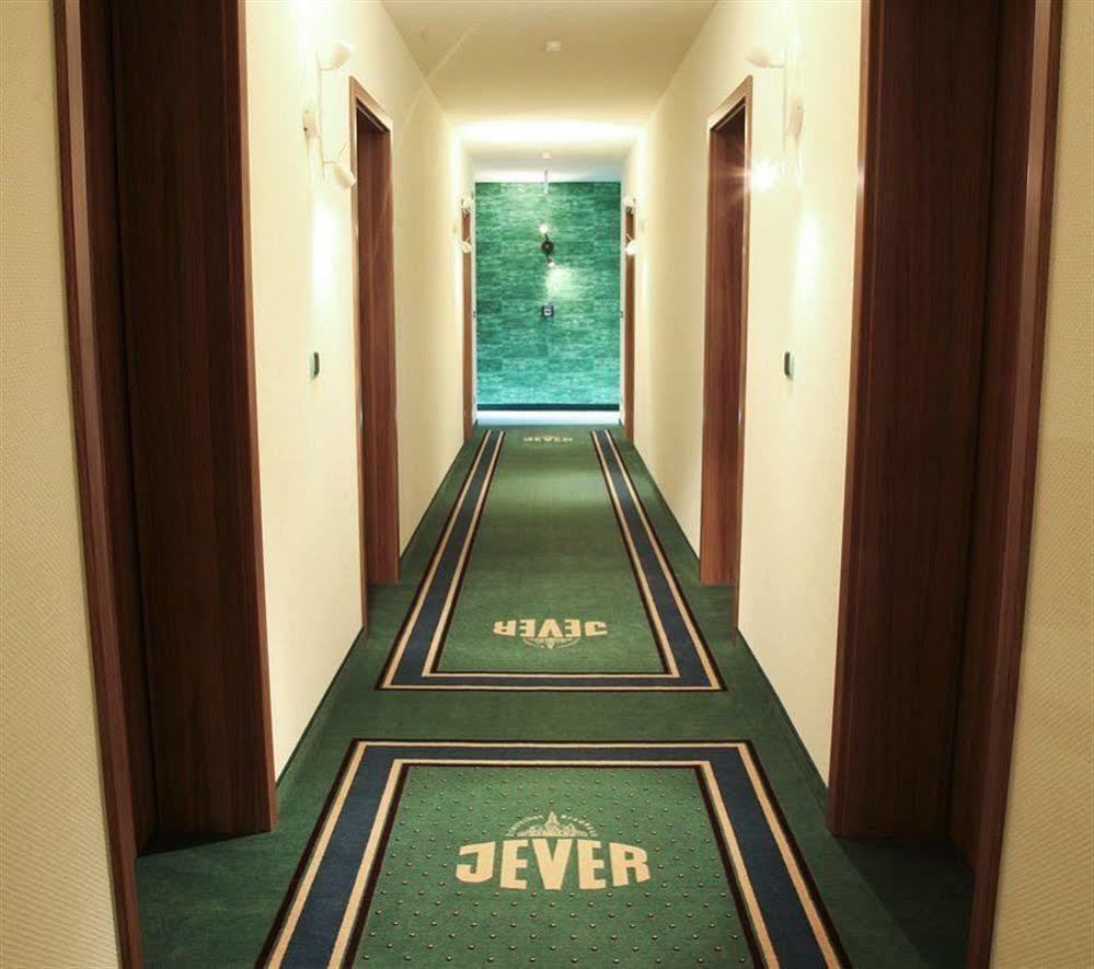 Hotel Im Schuetzenhof, Jever Exterior photo